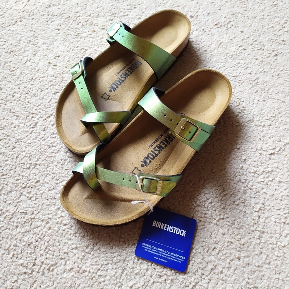 Birkenstock Mayari
Graceful Gemm Gold Sandal NWT - Picture 5 of 12